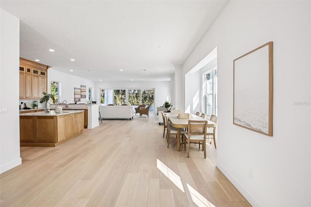 128 RICARDO WAY NE, St Petersburg, FL 33704