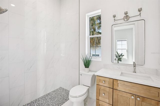 128 RICARDO WAY NE, St Petersburg, FL 33704