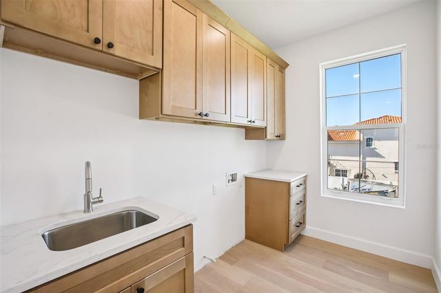 128 RICARDO WAY NE, St Petersburg, FL 33704