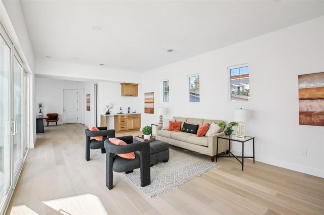 128 RICARDO WAY NE, St Petersburg, FL 33704