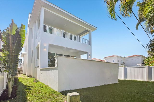 128 RICARDO WAY NE, St Petersburg, FL 33704