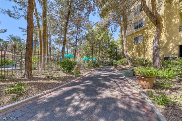 260 East Flamingo Road 213, Las Vegas, NV 89169