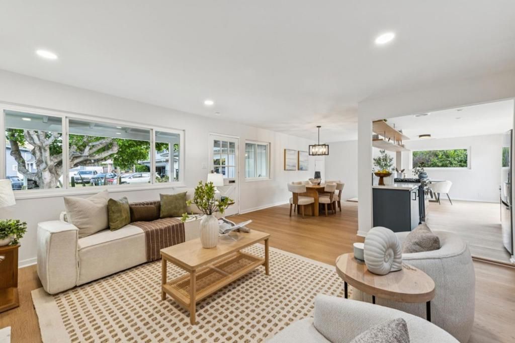 Image 10 of property listing at 898 Standish Road, Pacifica, CA 94044