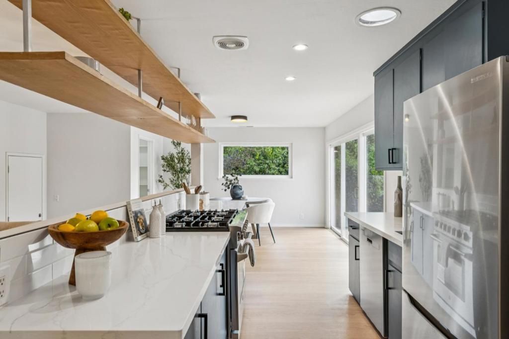Image 11 of property listing at 898 Standish Road, Pacifica, CA 94044