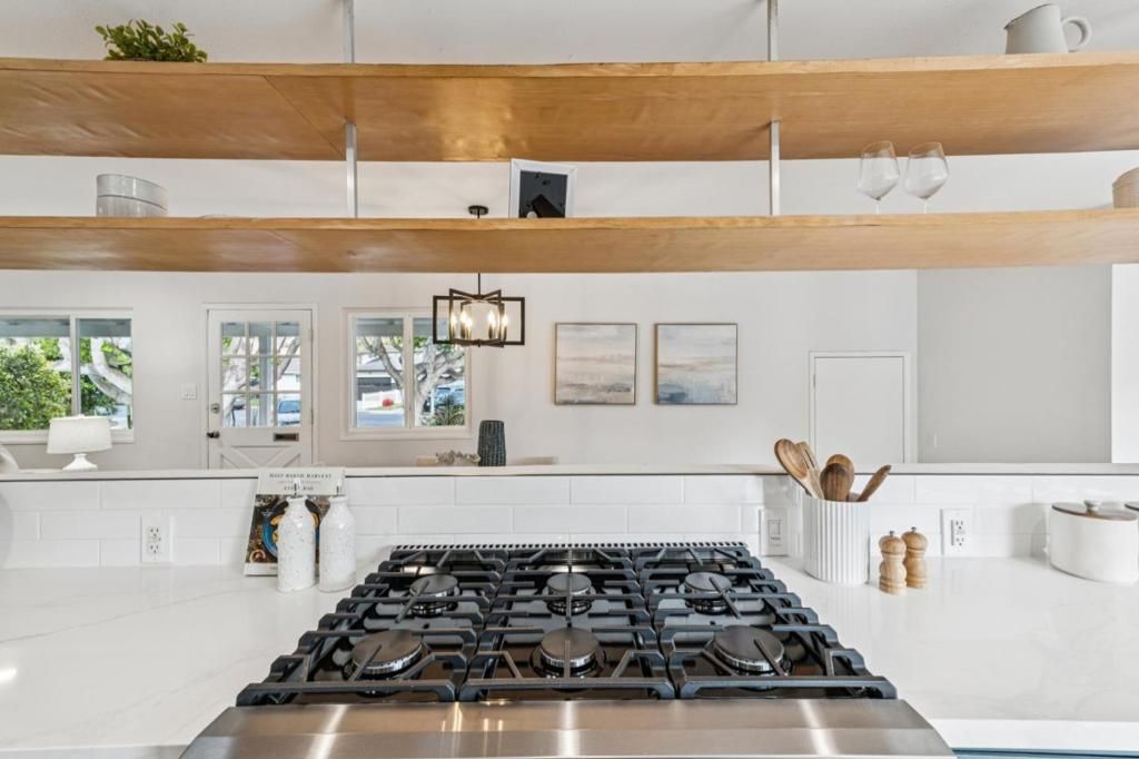 Image 12 of property listing at 898 Standish Road, Pacifica, CA 94044