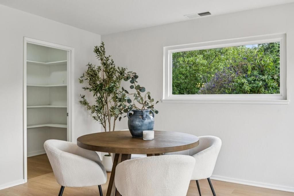 Image 16 of property listing at 898 Standish Road, Pacifica, CA 94044