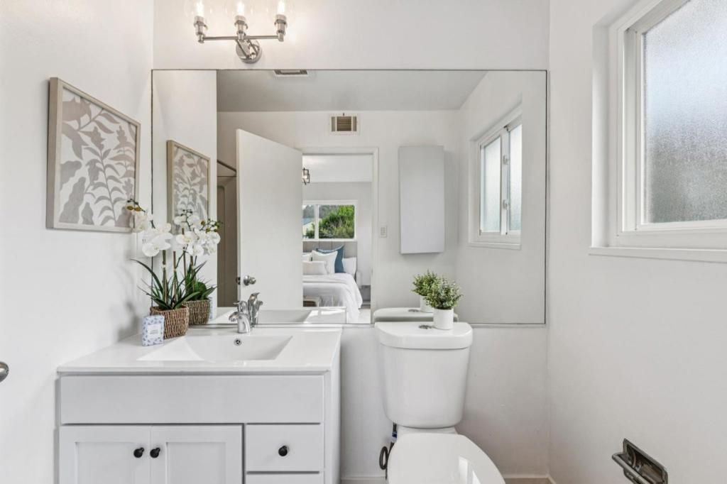Image 23 of property listing at 898 Standish Road, Pacifica, CA 94044