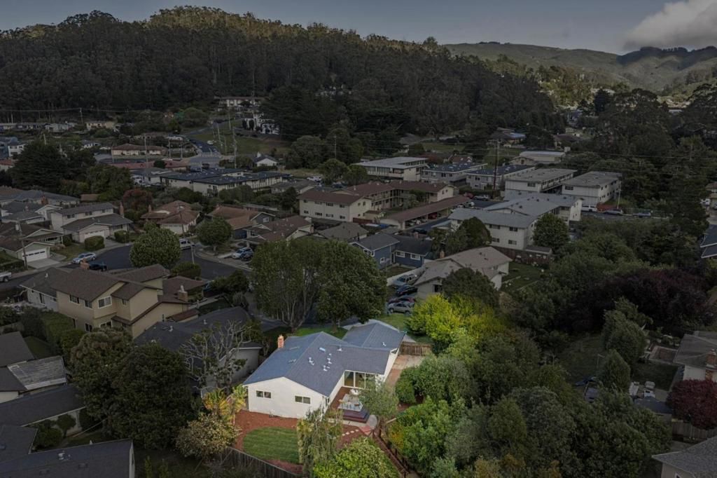 Image 45 of property listing at 898 Standish Road, Pacifica, CA 94044