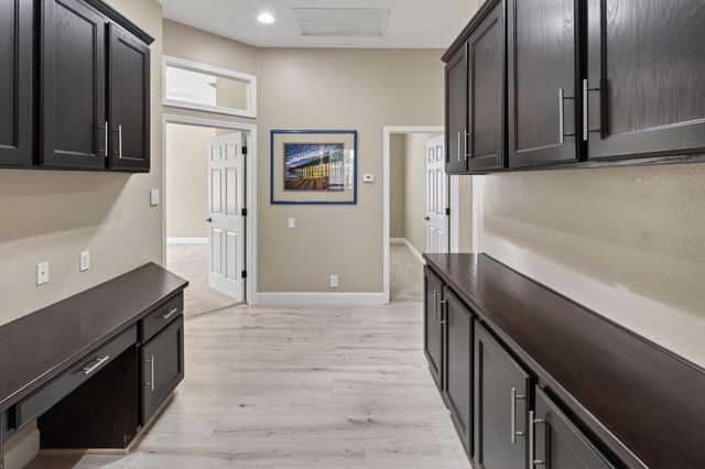 496 Yale Dr, Roseville, CA 95678
