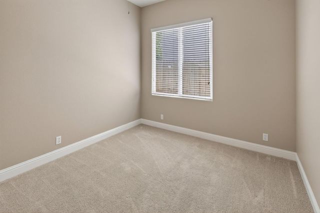 496 Yale Dr, Roseville, CA 95678