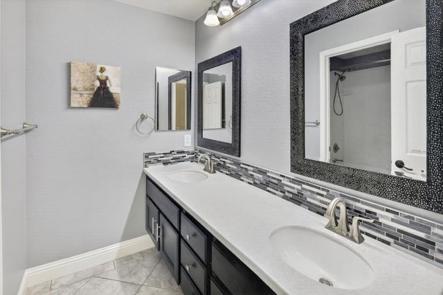 496 Yale Dr, Roseville, CA 95678