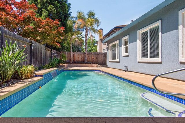 496 Yale Dr, Roseville, CA 95678