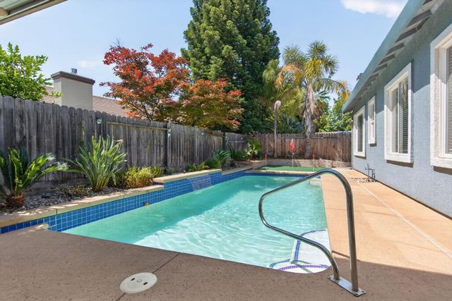 496 Yale Dr, Roseville, CA 95678