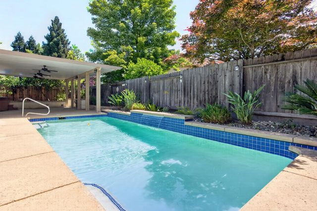 496 Yale Dr, Roseville, CA 95678