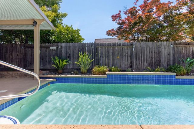 496 Yale Dr, Roseville, CA 95678