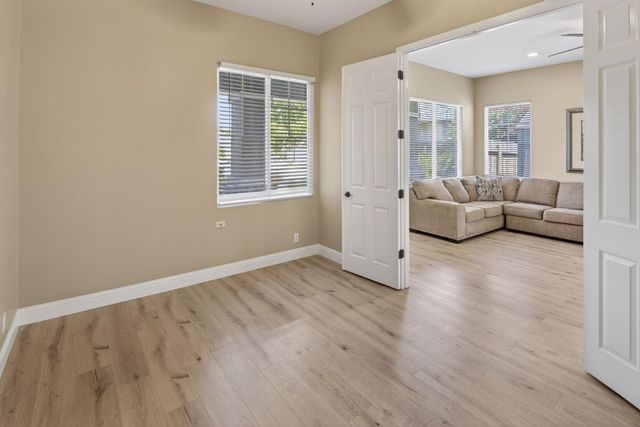 496 Yale Dr, Roseville, CA 95678
