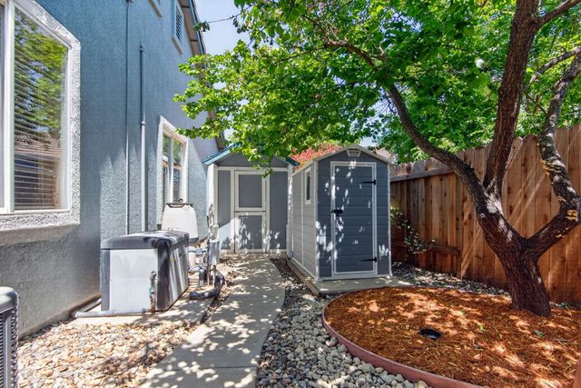 496 Yale Dr, Roseville, CA 95678