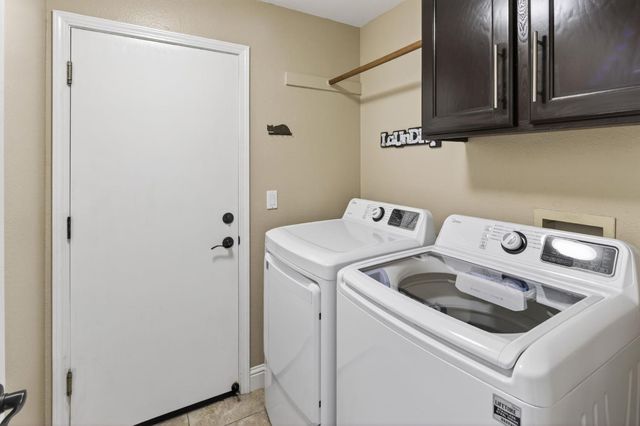 496 Yale Dr, Roseville, CA 95678