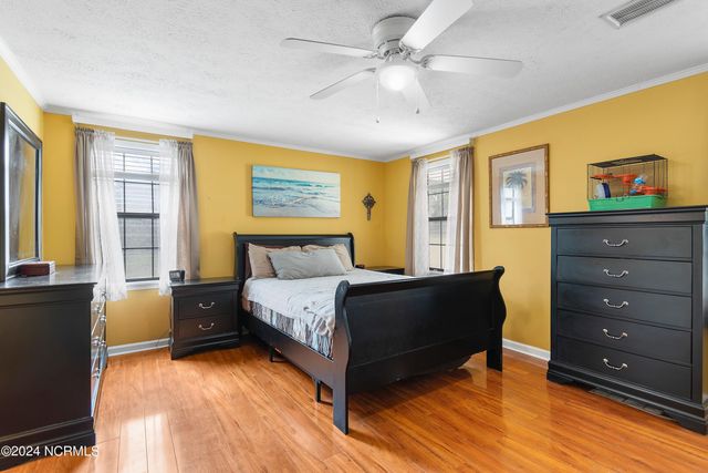 178 Chestnut Drive SW, Supply, NC 28462