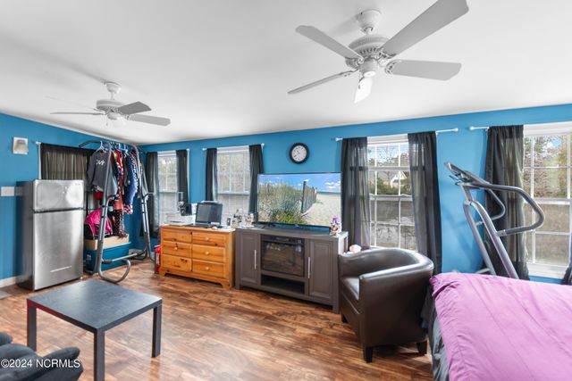 178 Chestnut Drive SW, Supply, NC 28462