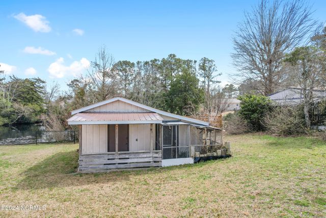 178 Chestnut Drive SW, Supply, NC 28462