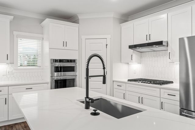 806 Hillock Trace, Lebanon, TN 37087