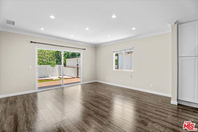 18725 Martha Street, Tarzana (los Angeles), CA 91356