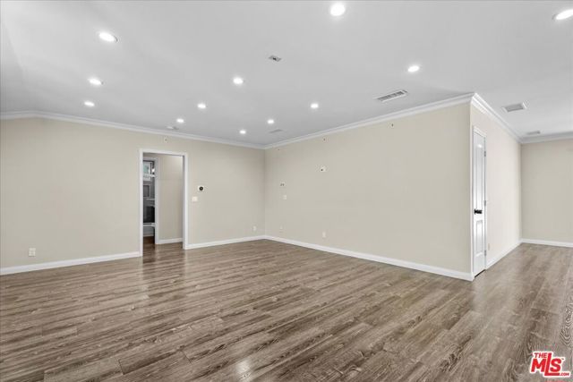 18725 Martha Street, Tarzana (los Angeles), CA 91356