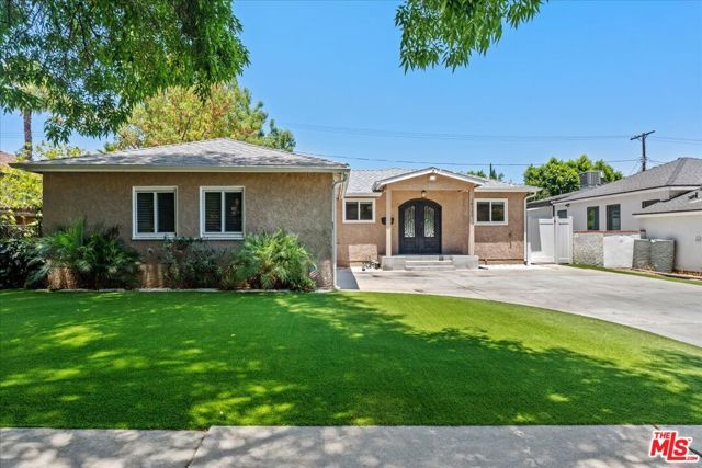 18725 Martha Street, Tarzana (los Angeles), CA 91356