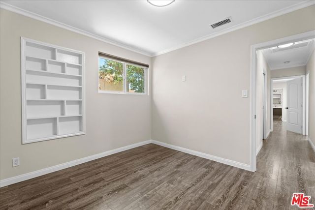 18725 Martha Street, Tarzana (los Angeles), CA 91356