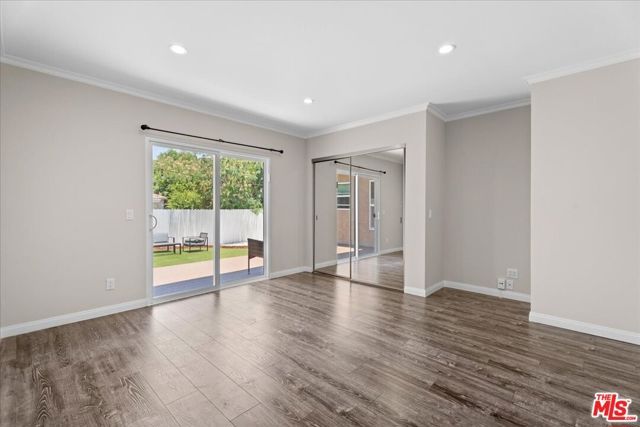 18725 Martha Street, Tarzana (los Angeles), CA 91356
