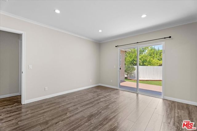 18725 Martha Street, Tarzana (los Angeles), CA 91356