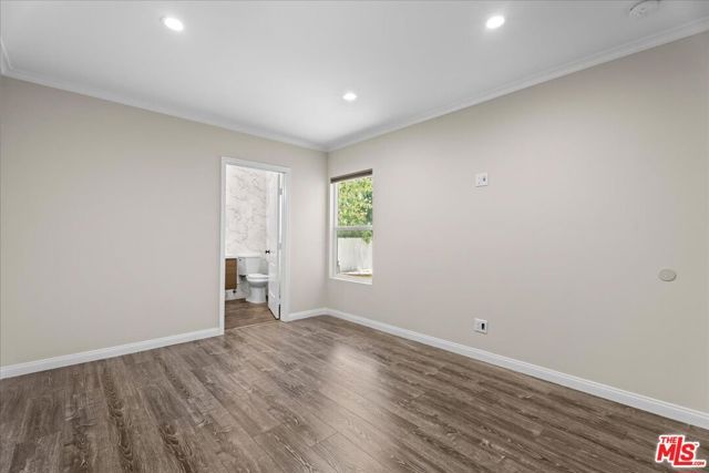 18725 Martha Street, Tarzana (los Angeles), CA 91356
