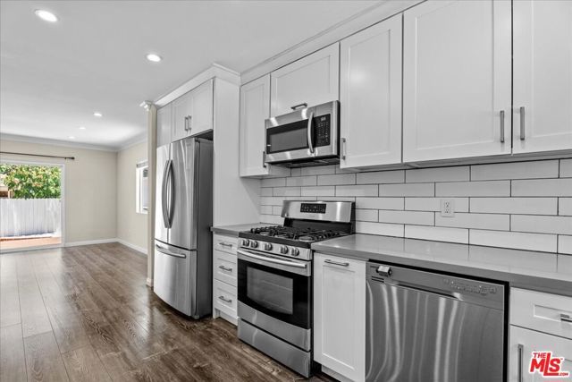 18725 Martha Street, Tarzana (los Angeles), CA 91356