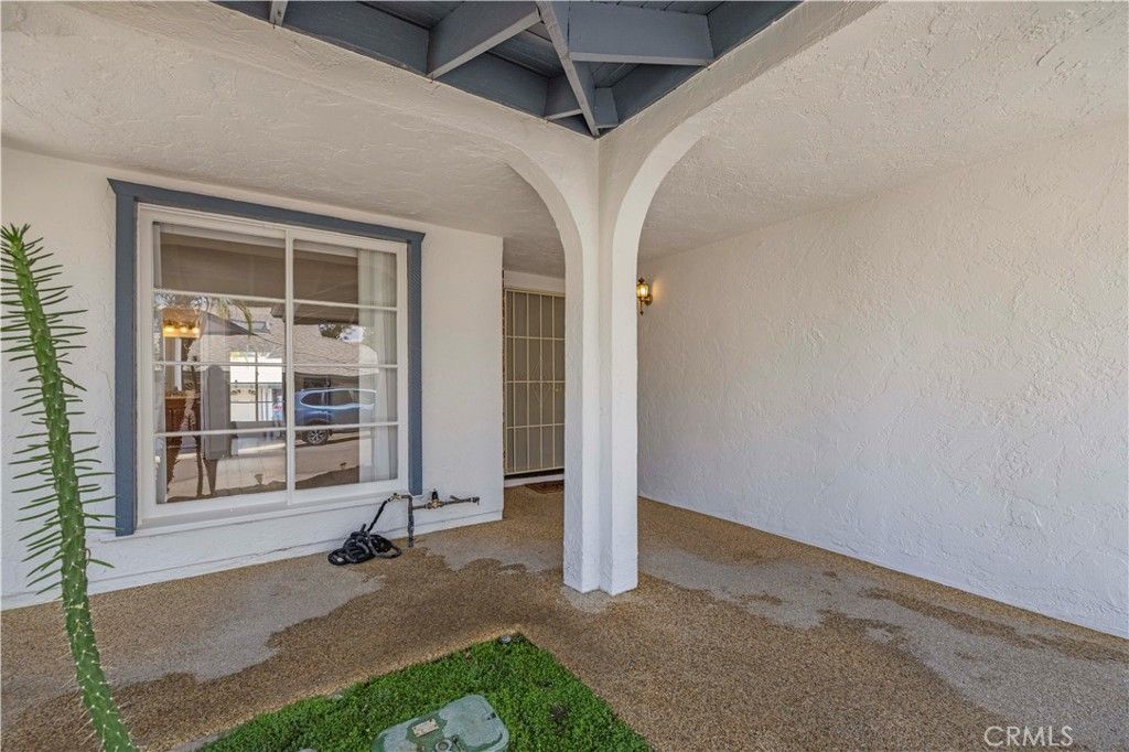 26728 Oak Garden Court, Newhall, CA 91321 — photo 2