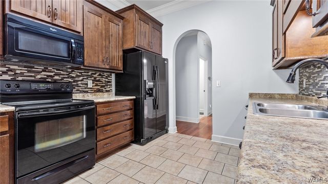 13168 Autumnwood, Northport, AL 35473