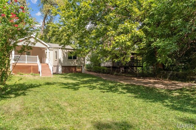 1052 Kuhlman Lane, Webster Groves, MO 63119