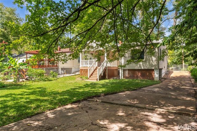 1052 Kuhlman Lane, Webster Groves, MO 63119