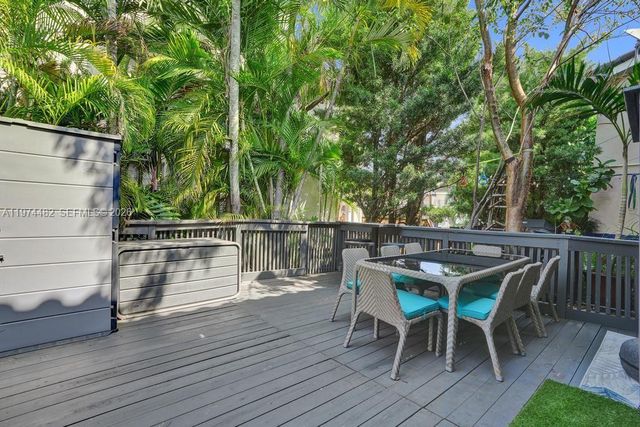 2723 NE 164th St 77, North Miami Beach, FL 33160