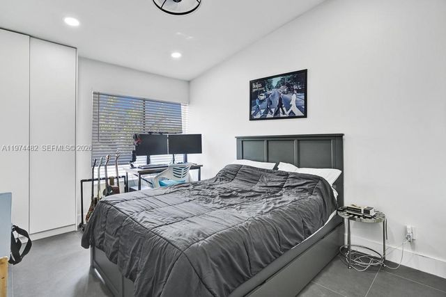 2723 NE 164th St 77, North Miami Beach, FL 33160