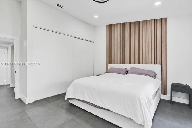 2723 NE 164th St 77, North Miami Beach, FL 33160