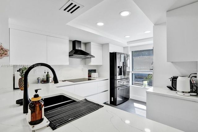 2723 NE 164th St 77, North Miami Beach, FL 33160