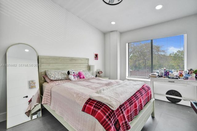 2723 NE 164th St 77, North Miami Beach, FL 33160