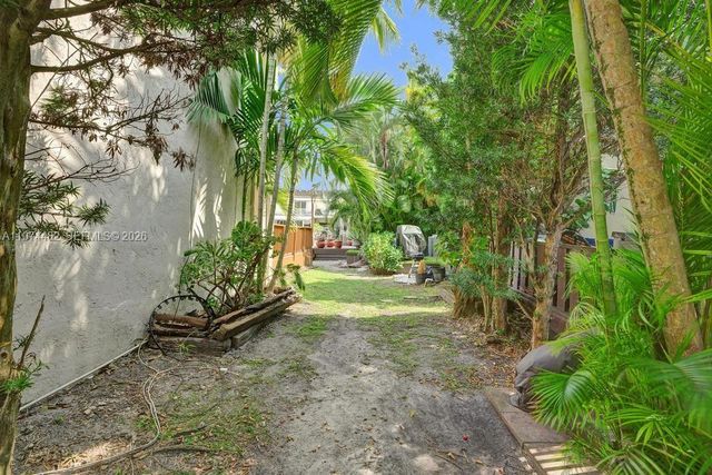 2723 NE 164th St 77, North Miami Beach, FL 33160