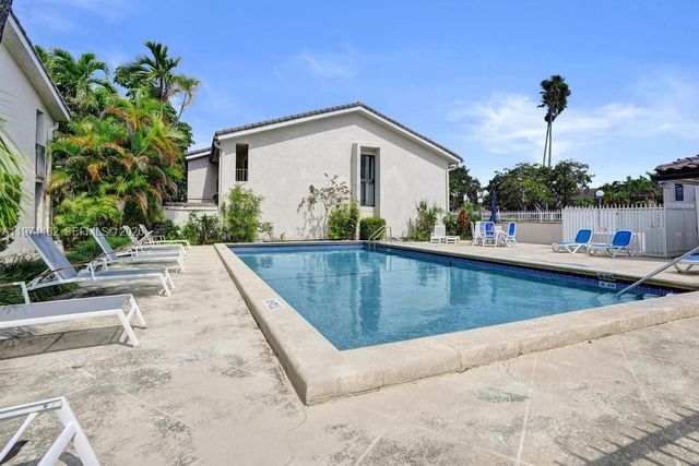 2723 NE 164th St 77, North Miami Beach, FL 33160