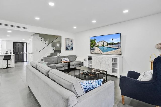 2723 NE 164th St 77, North Miami Beach, FL 33160