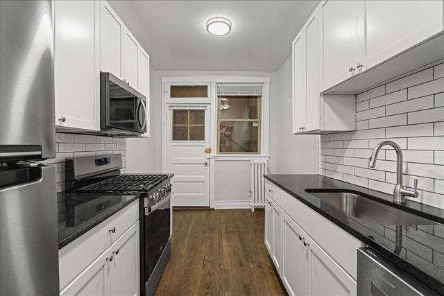 905 W Altgeld Street 1B, Chicago, IL 60614