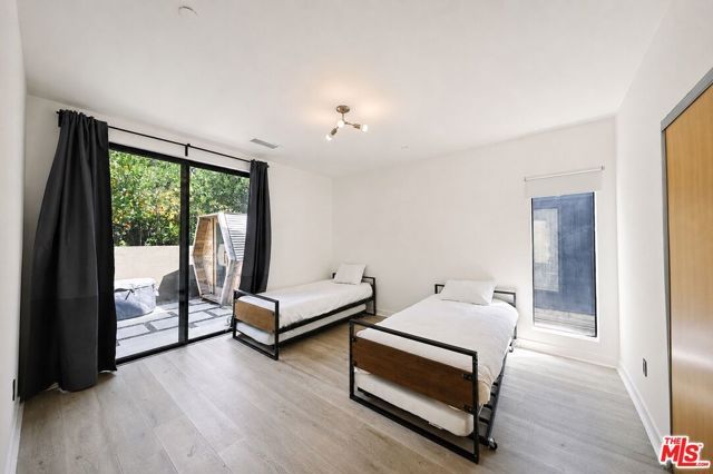 2230 Glendale Boulevard, Los Angeles, CA 90039