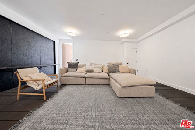 2230 Glendale Boulevard, Los Angeles, CA 90039