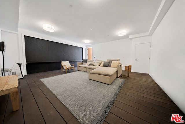 2230 Glendale Boulevard, Los Angeles, CA 90039